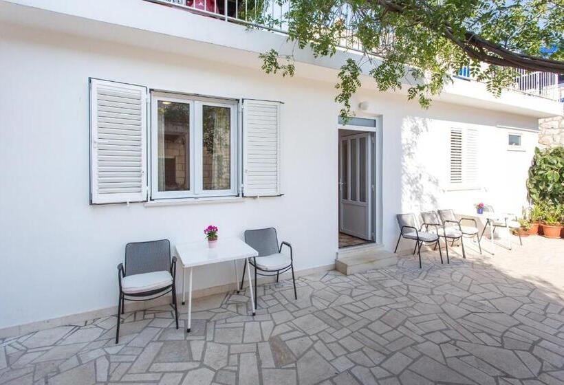 Standard room with outdoor bath, Guest House Ljubica