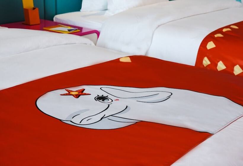 غرفة عائلية, Dolphin Bay