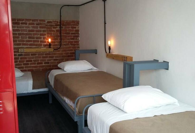 غرفة قياسية ثلاثية, El Hostalito 14