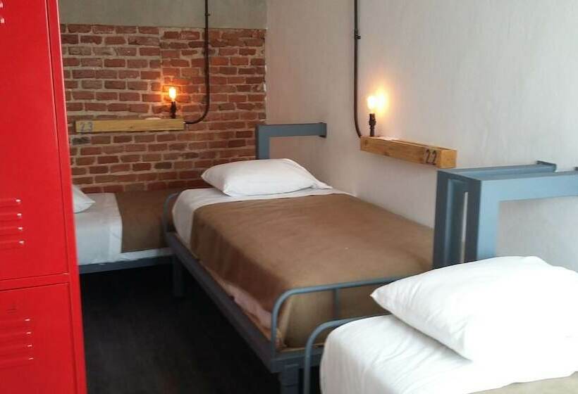 غرفة قياسية ثلاثية, El Hostalito 14