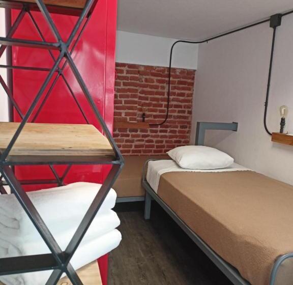 غرفة قياسية ثلاثية, El Hostalito 14