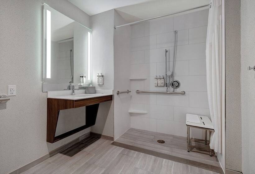 Люкс Адаптированный для Инвалидов, Holiday Inn Express & Suites   Glendale Downtown
