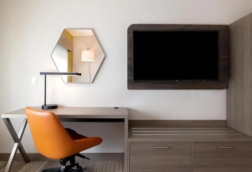 身障者適用スタンダードルーム, Holiday Inn Express & Suites   Glendale Downtown
