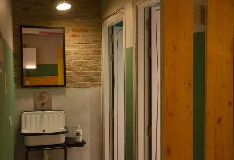 اتاق لوکس, Room00 Valencia Hostel
