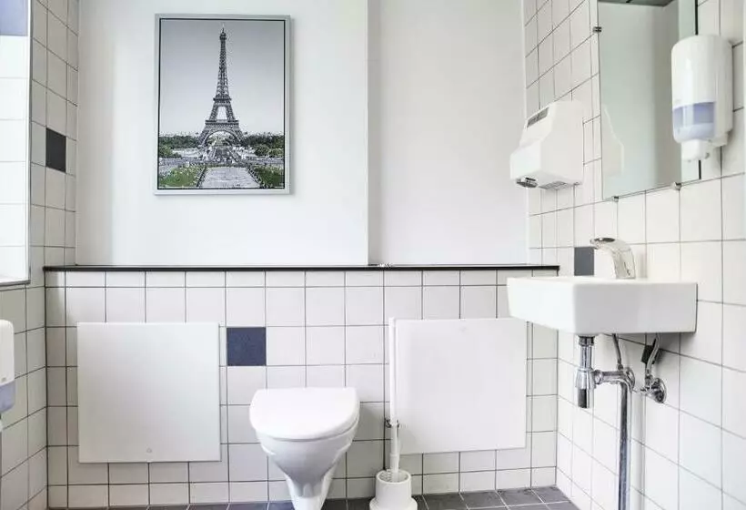 バス共有のスタンダードルーム, Danhostel Copenhagen Bellahøj
