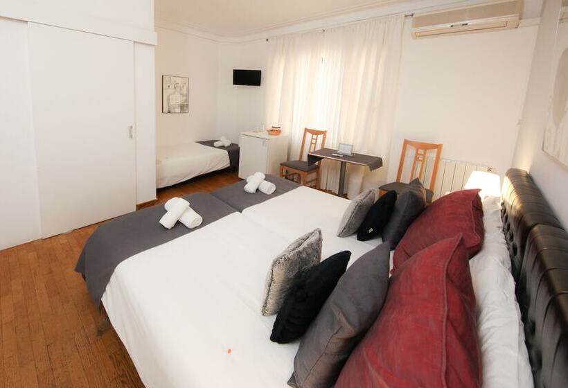 اتاق استاندارد سه نفره, Petit