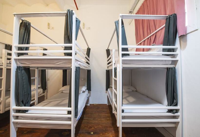 共同バス付シェアルーム, Safestay Barcelona Gothic