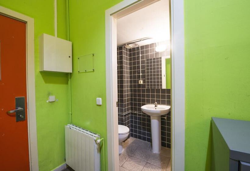 共同バス付シェアルーム, Safestay Barcelona Gothic