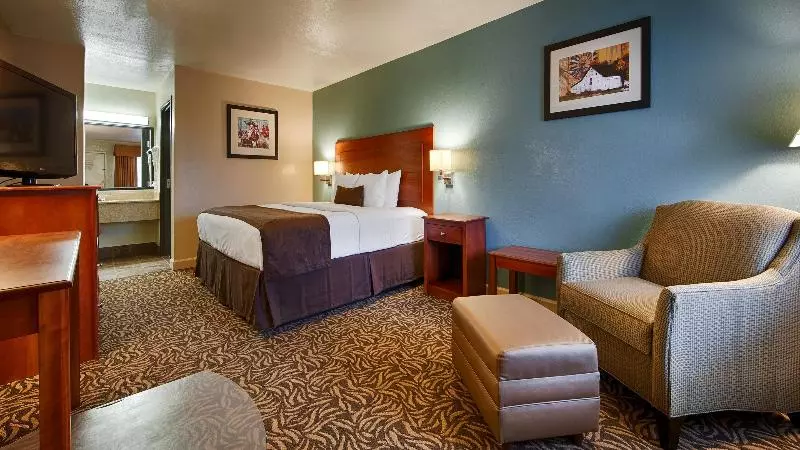 キングサイズベッドのスタンダードルーム, Best Western Regency Inn & Suites