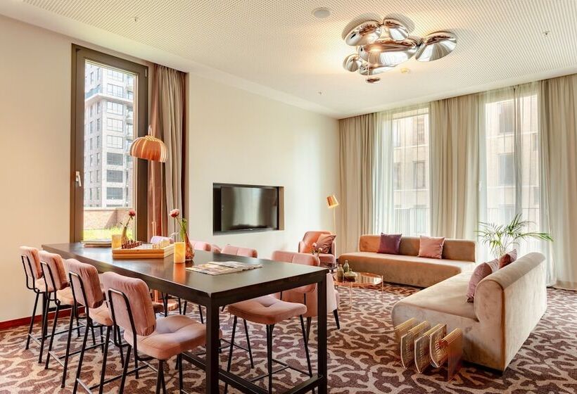 جناح جونيور, Crowne Plaza Amsterdam   South, An Ihg