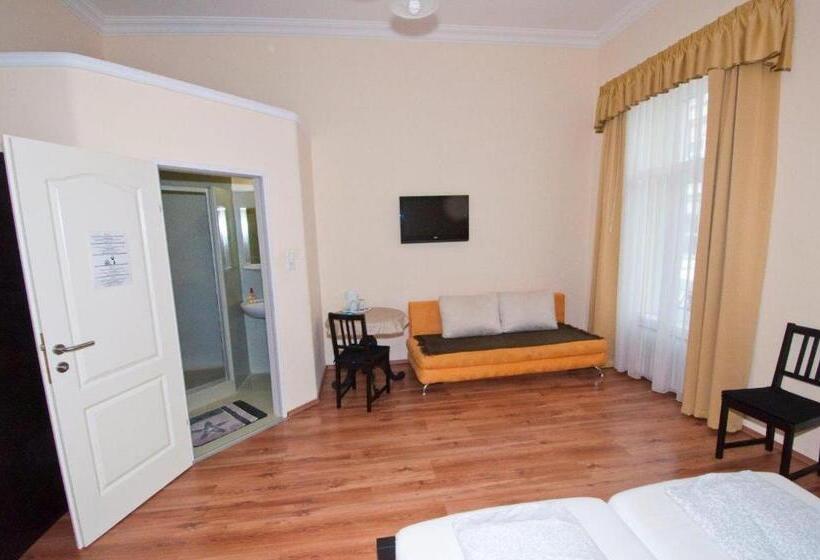 اتاق استاندارد, K+t Boardinghouse