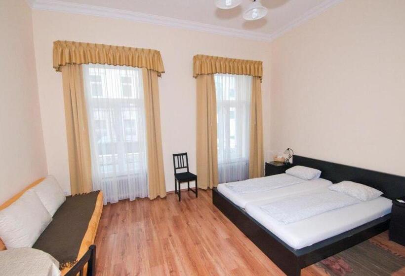 اتاق استاندارد, K+t Boardinghouse