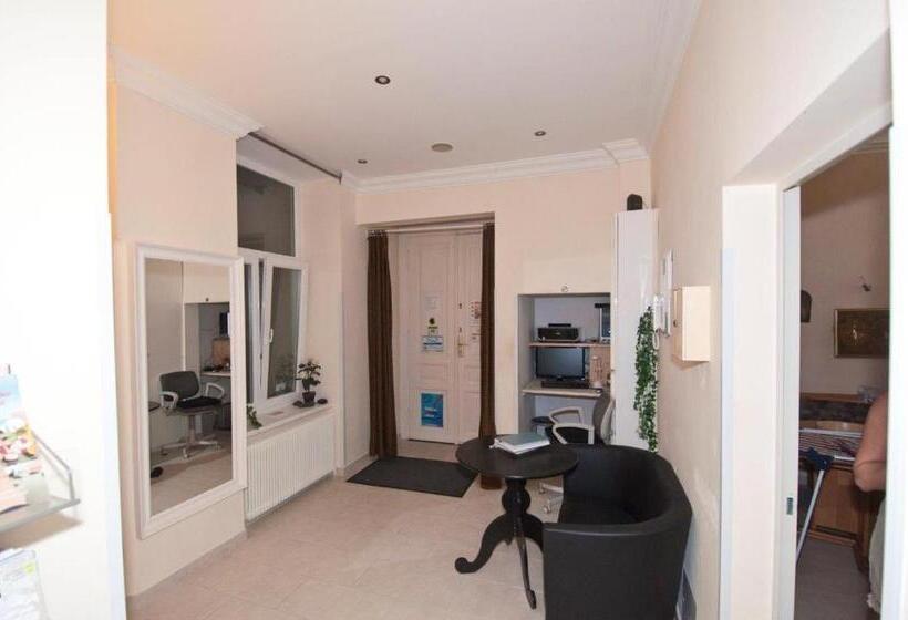 اتاق استاندارد, K+t Boardinghouse