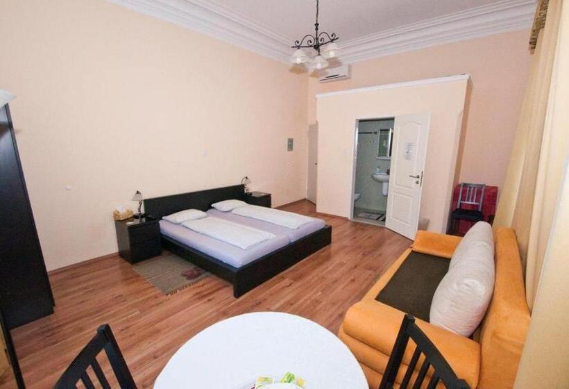 اتاق استاندارد, K+t Boardinghouse