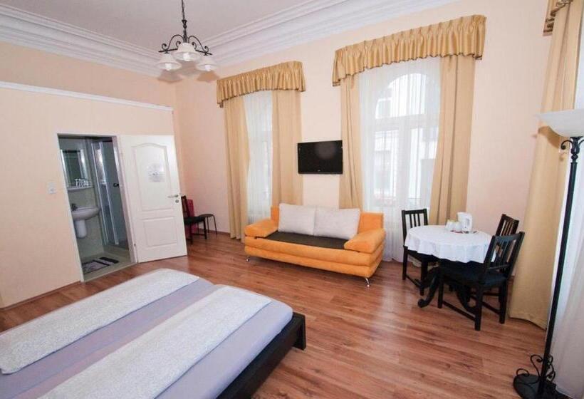 اتاق استاندارد, K+t Boardinghouse