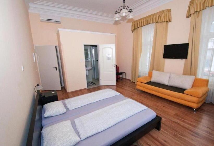 اتاق استاندارد, K+t Boardinghouse