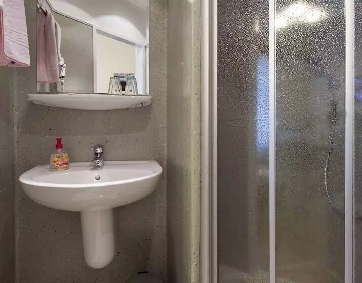 اتاق استاندارد, K+t Boardinghouse