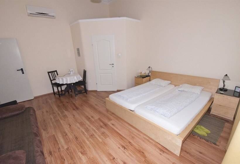 اتاق استاندارد, K+t Boardinghouse