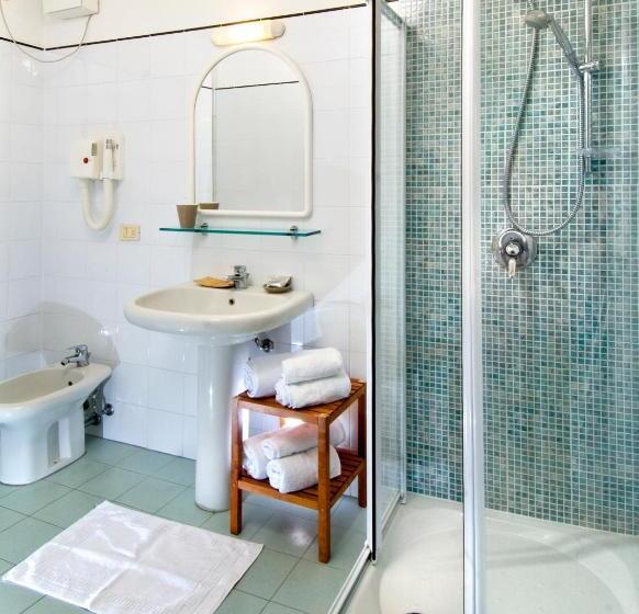 غرفة قياسية ثلاثية, Locanda Rosy