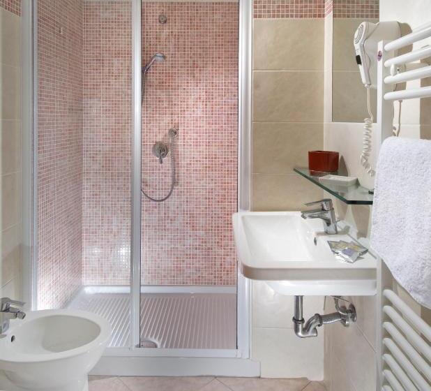 غرفة قياسية ثلاثية, Locanda Rosy