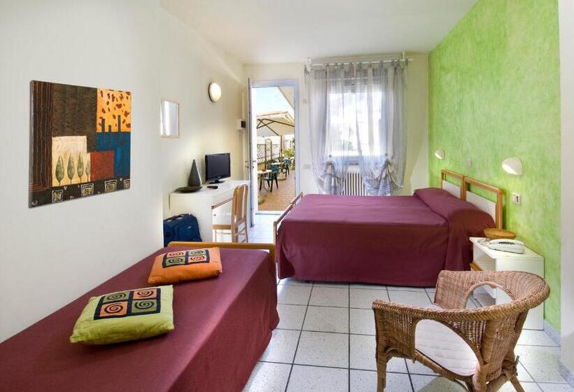 غرفة قياسية ثلاثية, Locanda Rosy