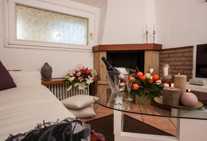 جناح جونيور, Locanda Rosy