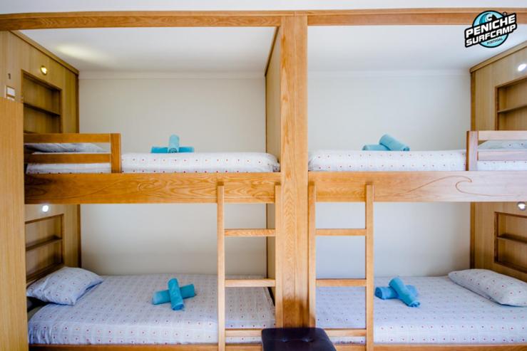 חדר סטנדרט לארבעה, Peniche Surfcamp Hostel