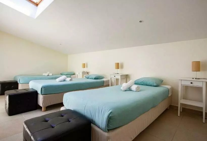 اتاق استاندارد سه نفره, Peniche Surfcamp Hostel