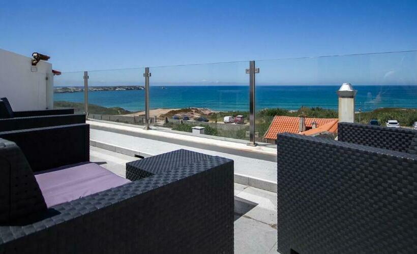 חדר סטנדרט לארבעה, Peniche Surfcamp Hostel