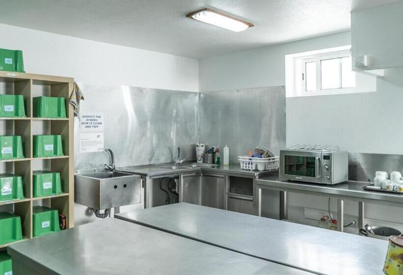 חדר סטנדרט לארבעה, Peniche Surfcamp Hostel