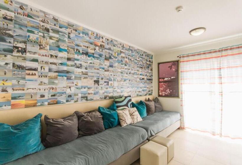 חדר סטנדרט לארבעה, Peniche Surfcamp Hostel