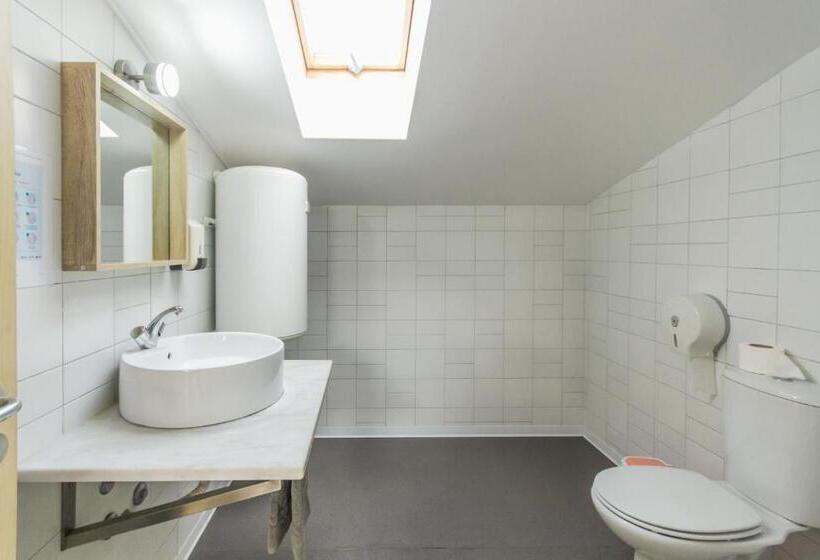 חדר סטנדרט לשלושה, Peniche Surfcamp Hostel