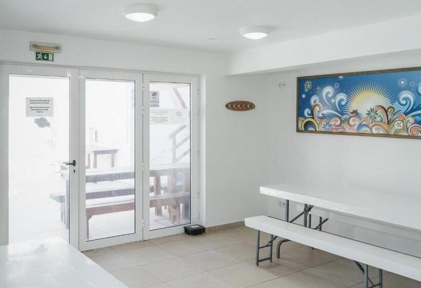 חדר סטנדרט לשלושה, Peniche Surfcamp Hostel