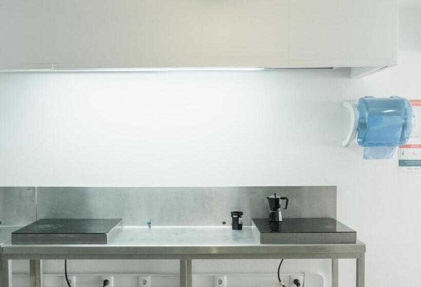 חדר סטנדרט לשלושה, Peniche Surfcamp Hostel