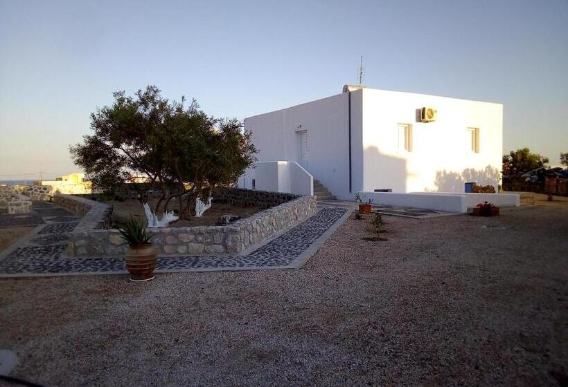 带阳台套房, Perissa