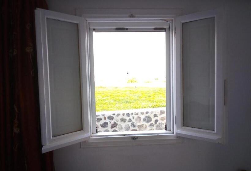 高级三人间, Perissa