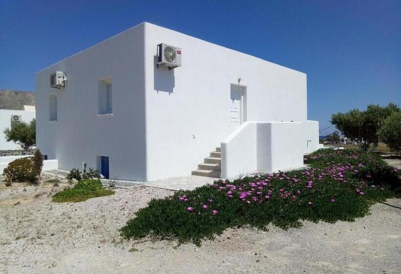 带阳台套房, Perissa