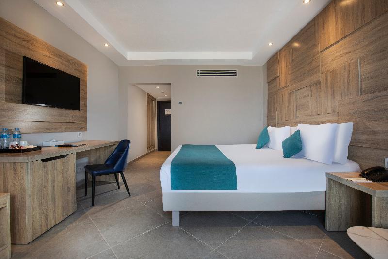 سوییت لوکس, Perivolas