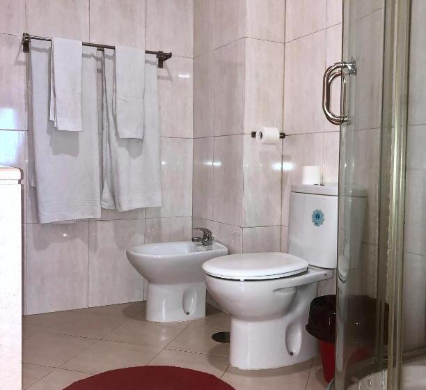 اتاق کلاسیک, The Poets Inn