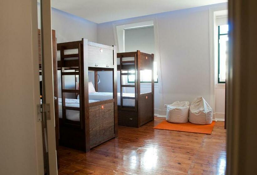 تختخواب در اتاق مشترک, Lisb'on Hostel