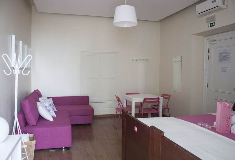 اتاق استاندارد با چشمانداز باغ, Lisb'on Hostel