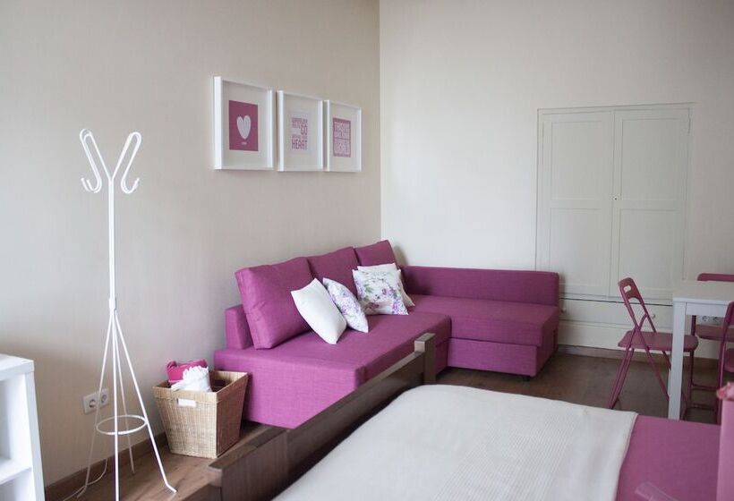 اتاق استاندارد با چشمانداز باغ, Lisb'on Hostel