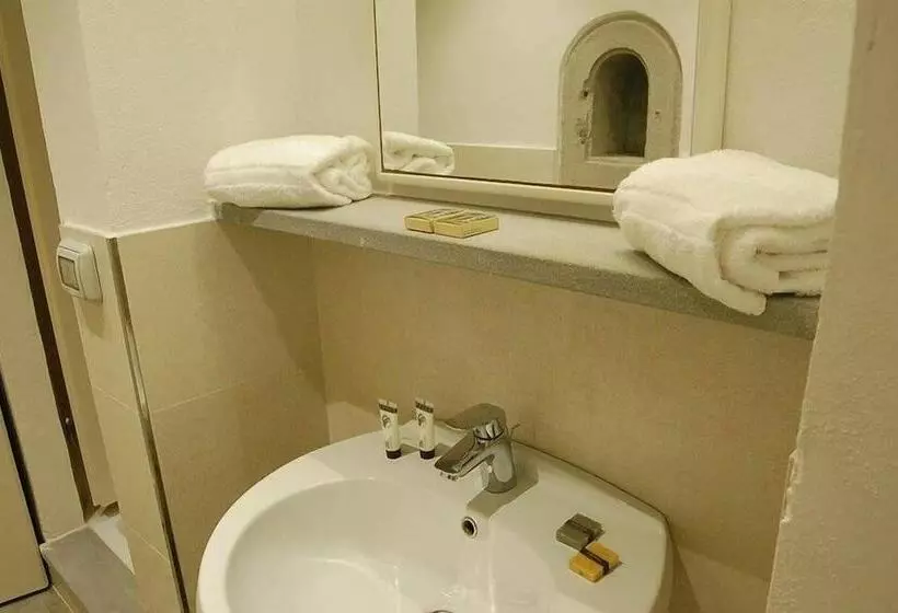 ルームシェアのワンベッド, Ostello Del Bigallo   Bigallo Hostel