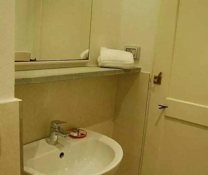 ルームシェアのワンベッド, Ostello Del Bigallo   Bigallo Hostel