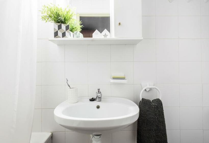 Номер Basic, Residencia Universitaria La Ciutadella