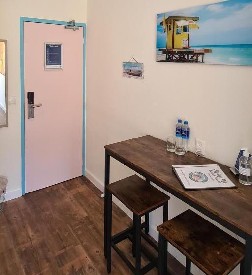 标准间, The Flying Pig Beach Hostel