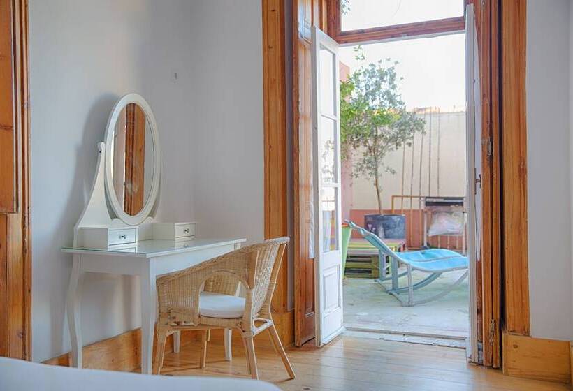 اتاق استاندارد با سرویس بهداشتی مشترک, This Is Lisbon Hostel