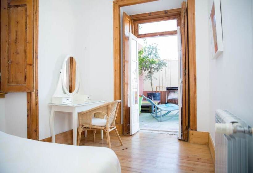 اتاق استاندارد با سرویس بهداشتی مشترک, This Is Lisbon Hostel