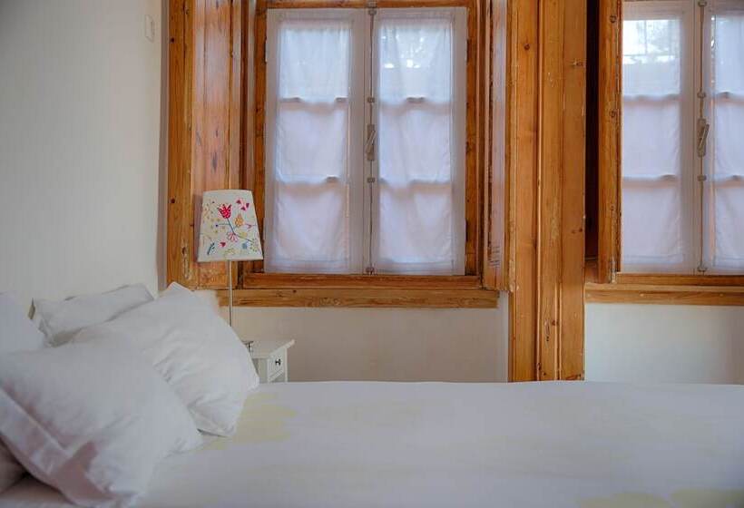 اتاق استاندارد با سرویس بهداشتی مشترک, This Is Lisbon Hostel