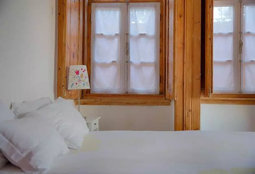اتاق استاندارد با سرویس بهداشتی مشترک, This Is Lisbon Hostel